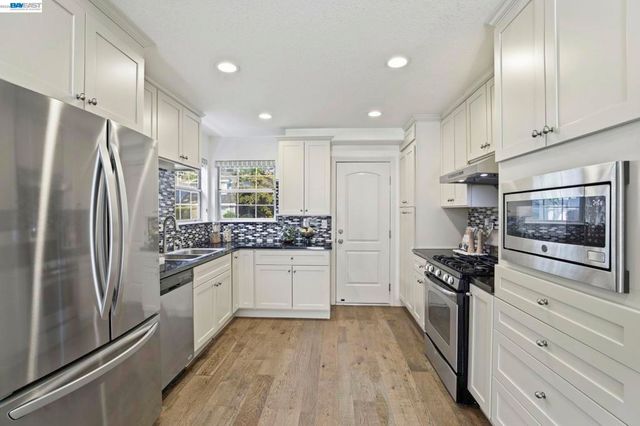 42525 Fern Cir, Fremont, CA 94538