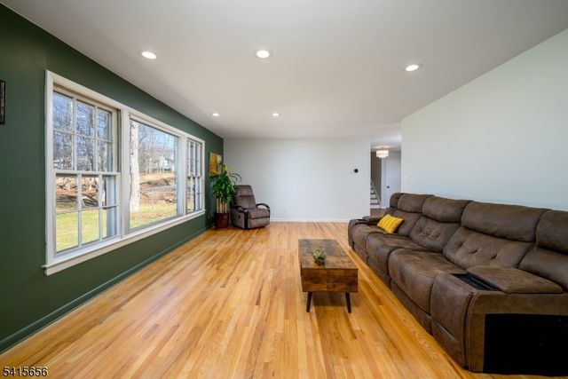 3 Sylvan Ct, Livingston Twp., NJ 07039