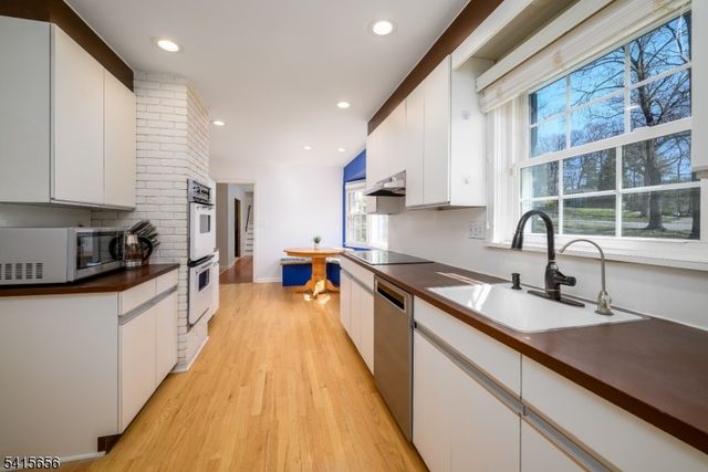 3 Sylvan Ct, Livingston Twp., NJ 07039