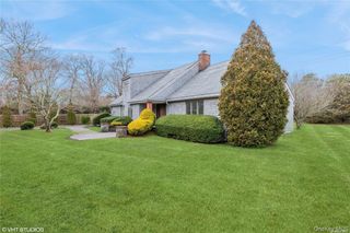 4 Box Tree Road, East Quogue, NY 11942