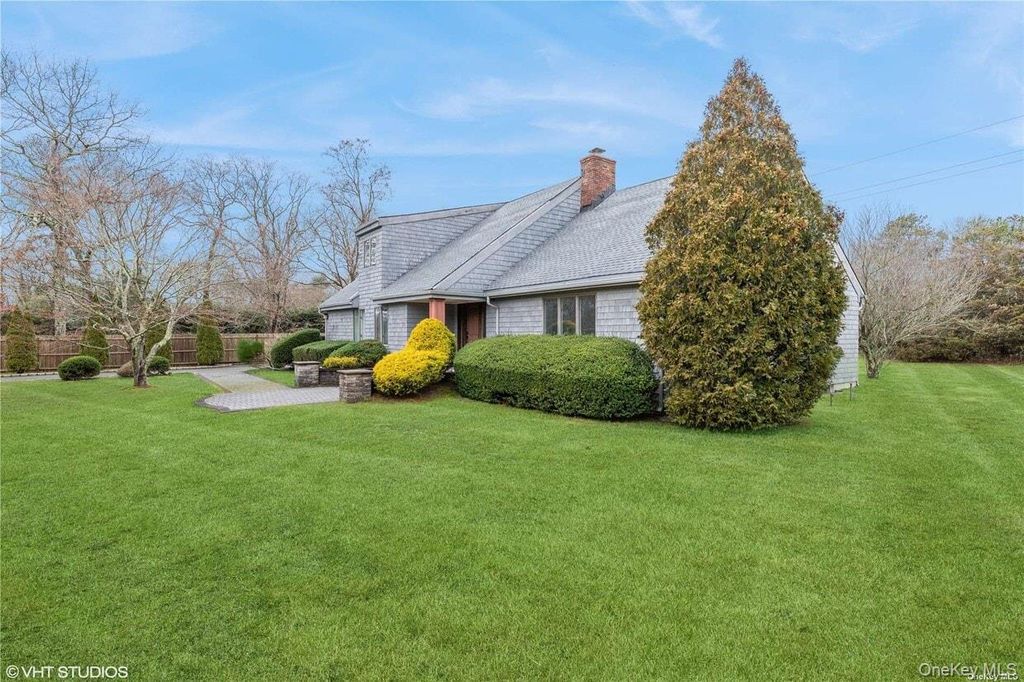 4 Box Tree Road, East Quogue, NY 11942