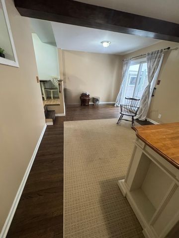 375 Lark Avenue, Maplewood, MN 55117