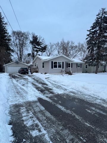 375 Lark Avenue, Maplewood, MN 55117