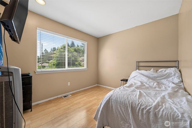 12516 SE 225th Court, Kent, WA 98031