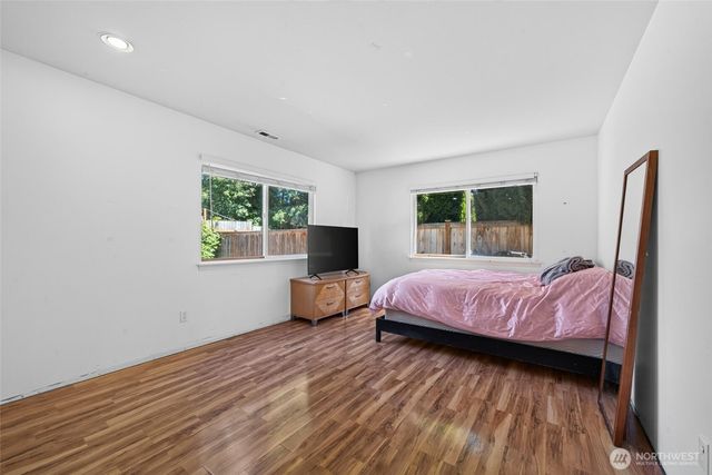 12516 SE 225th Court, Kent, WA 98031