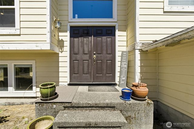 12516 SE 225th Court, Kent, WA 98031