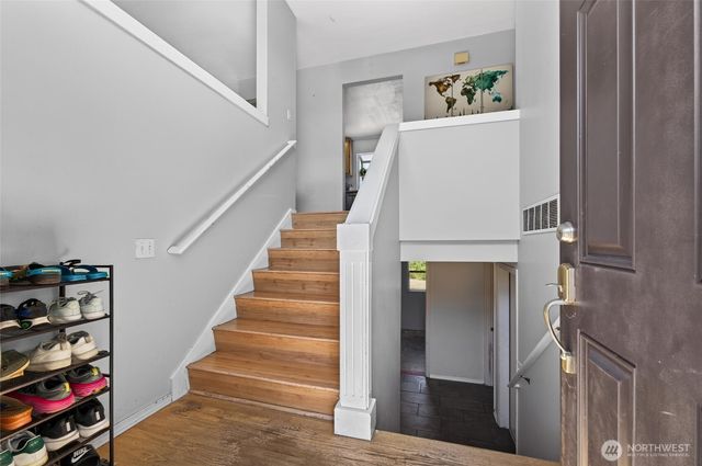 12516 SE 225th Court, Kent, WA 98031