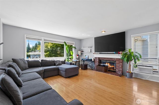 12516 SE 225th Court, Kent, WA 98031