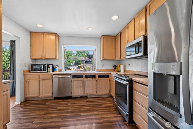 12516 SE 225th Court, Kent, WA 98031