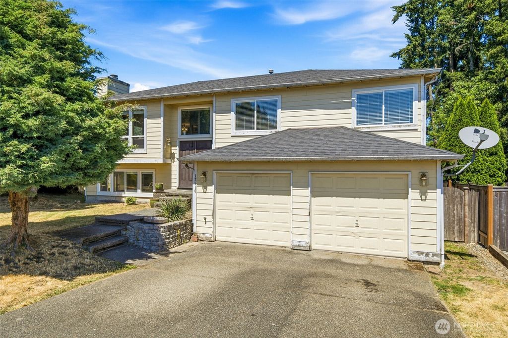 12516 SE 225th Court, Kent, WA 98031