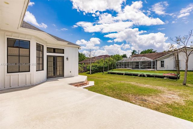 11240 NW 23rd St, Plantation, FL 33323