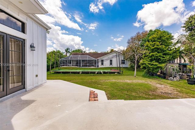 11240 NW 23rd St, Plantation, FL 33323
