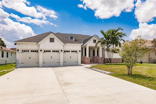 11240 NW 23rd St, Plantation, FL 33323