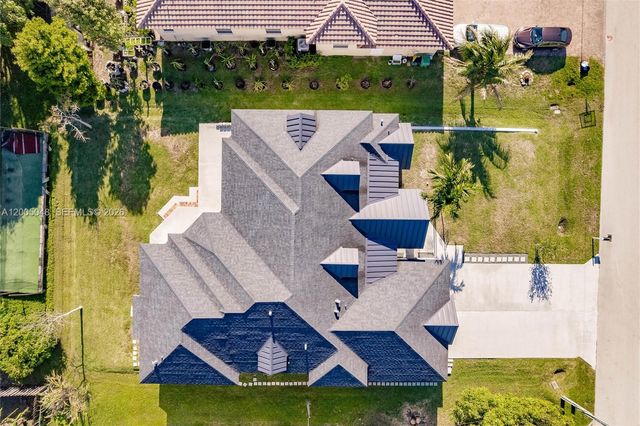 11240 NW 23rd St, Plantation, FL 33323