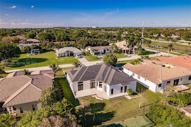11240 NW 23rd St, Plantation, FL 33323