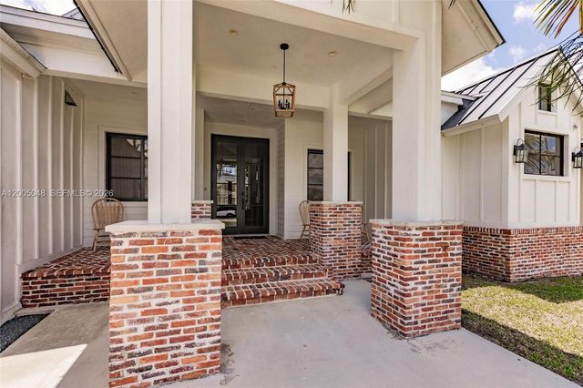 11240 NW 23rd St, Plantation, FL 33323