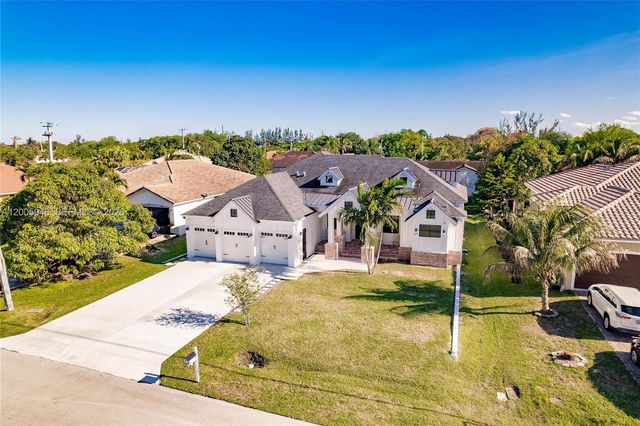 11240 NW 23rd St, Plantation, FL 33323