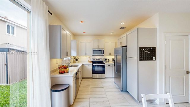 1040 SE 24th Ave, Homestead, FL 33035