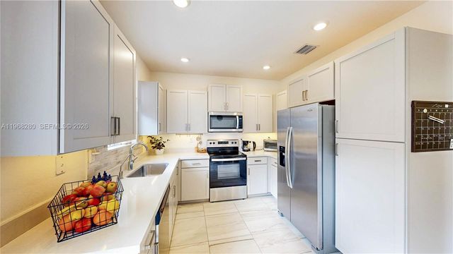 1040 SE 24th Ave, Homestead, FL 33035