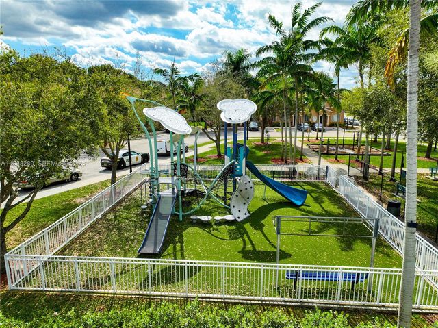 1040 SE 24th Ave, Homestead, FL 33035