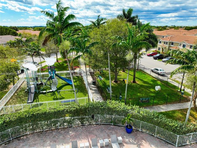 1040 SE 24th Ave, Homestead, FL 33035