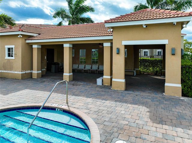 1040 SE 24th Ave, Homestead, FL 33035