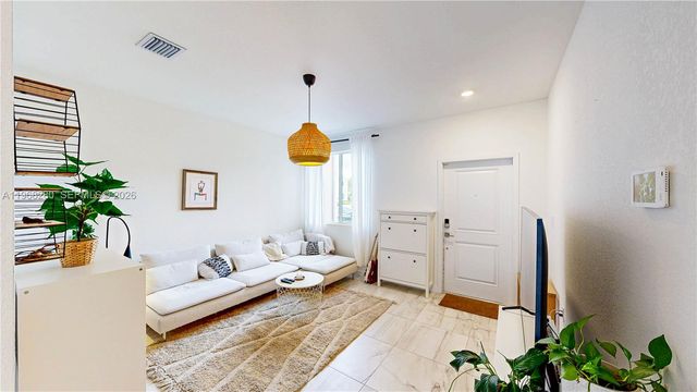 1040 SE 24th Ave, Homestead, FL 33035