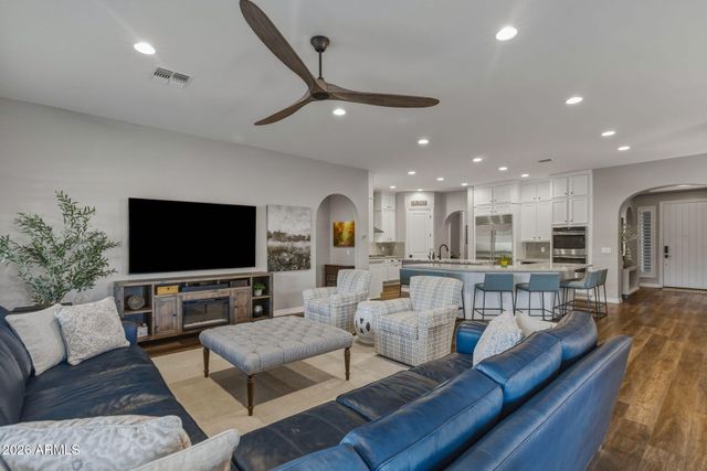 1907 W EL CORTEZ Trail, Phoenix, AZ 85085