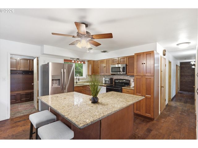 22740 Ne HIGHWAY 240, Newberg, OR 97132