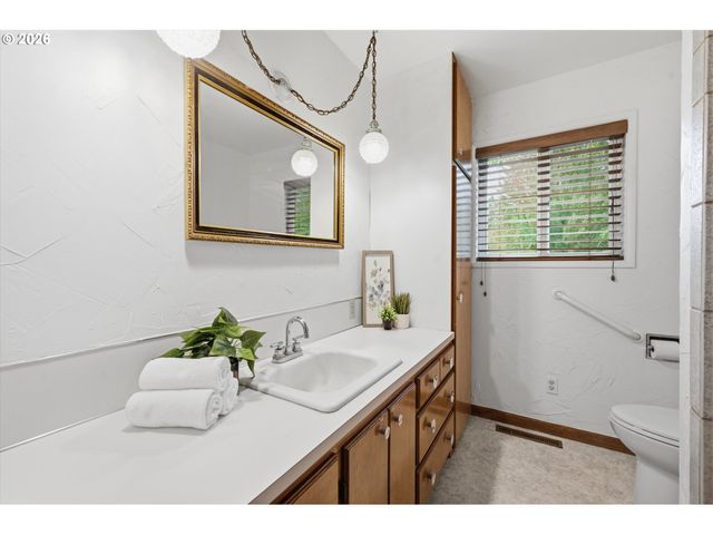 22740 Ne HIGHWAY 240, Newberg, OR 97132