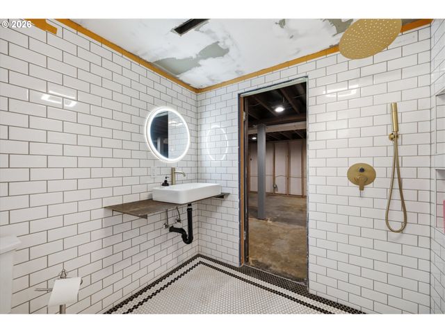 22740 Ne HIGHWAY 240, Newberg, OR 97132