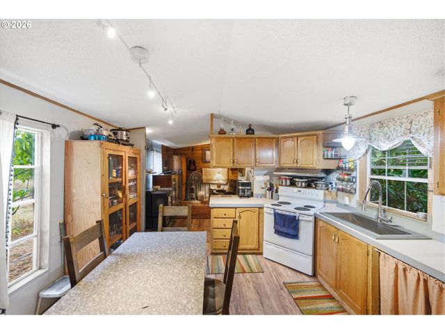 22740 Ne HIGHWAY 240, Newberg, OR 97132