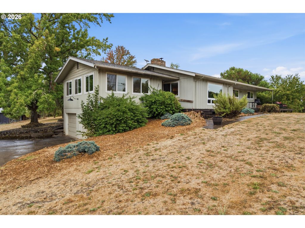 22740 Ne HIGHWAY 240, Newberg, OR 97132