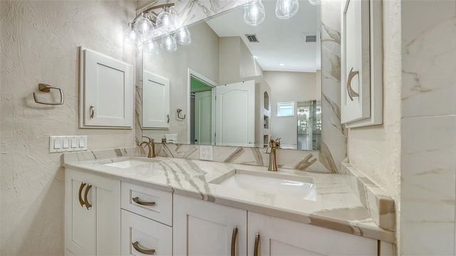 8972 HUNTINGTON POINTE DRIVE, Sarasota, FL 34238