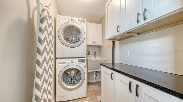 8972 HUNTINGTON POINTE DRIVE, Sarasota, FL 34238