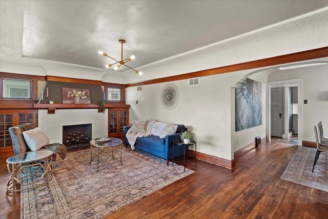 4028 N 15th STREET, Milwaukee, WI 53209
