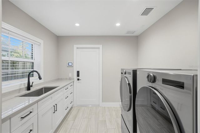 845 SNELL ISLE BOULEVARD NE, St Petersburg, FL 33704