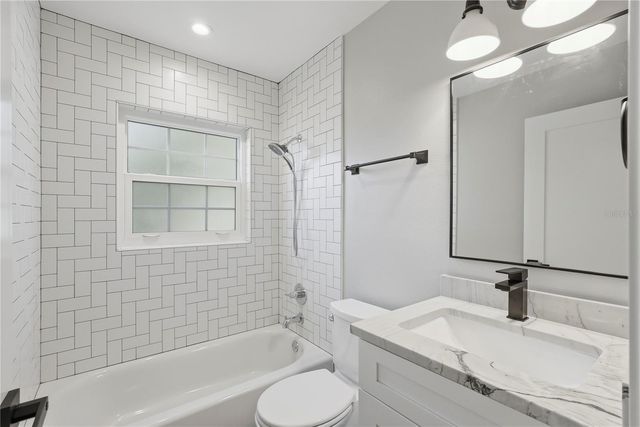 845 SNELL ISLE BOULEVARD NE, St Petersburg, FL 33704