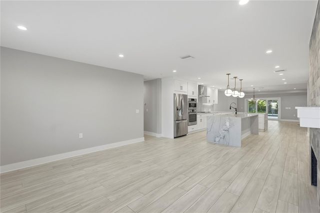 845 SNELL ISLE BOULEVARD NE, St Petersburg, FL 33704