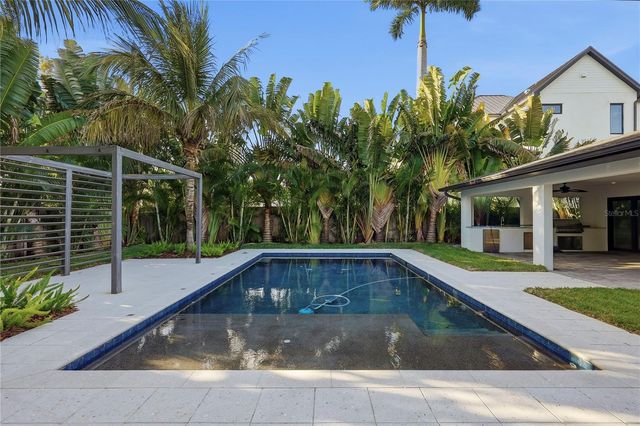 845 SNELL ISLE BOULEVARD NE, St Petersburg, FL 33704