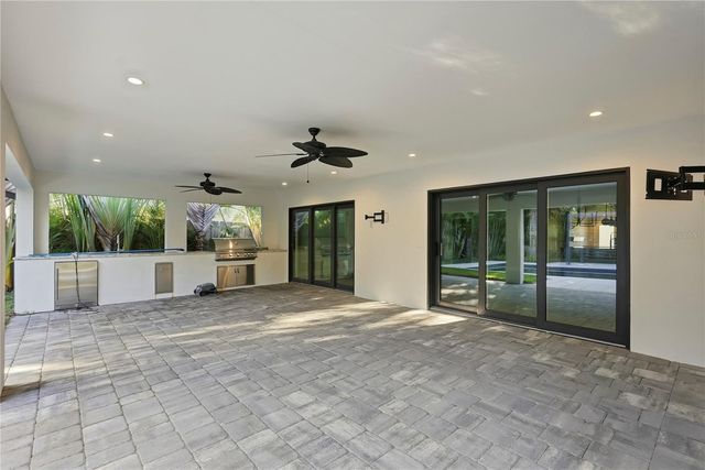 845 SNELL ISLE BOULEVARD NE, St Petersburg, FL 33704