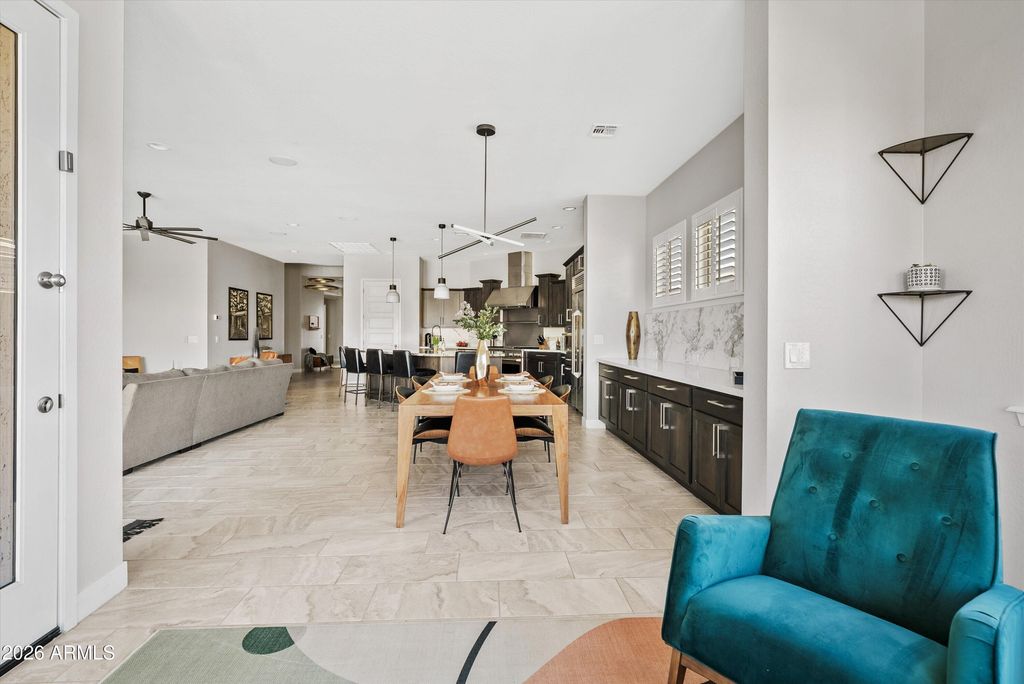 Image 18 of property listing at 10332 E WAVELENGTH Avenue, Mesa, AZ 85212