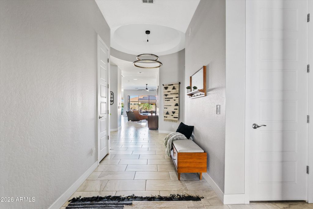 Image 3 of property listing at 10332 E WAVELENGTH Avenue, Mesa, AZ 85212