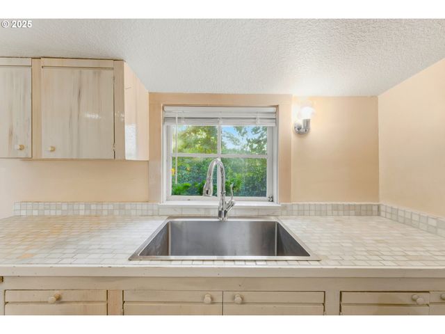 327 Powell Rd, Milton Freewater, OR 97862