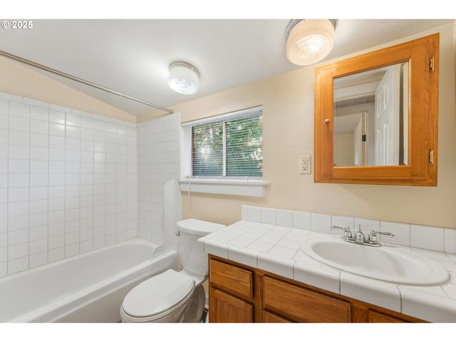 327 Powell Rd, Milton Freewater, OR 97862