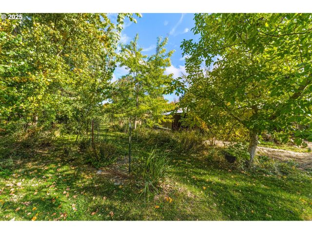 327 Powell Rd, Milton Freewater, OR 97862