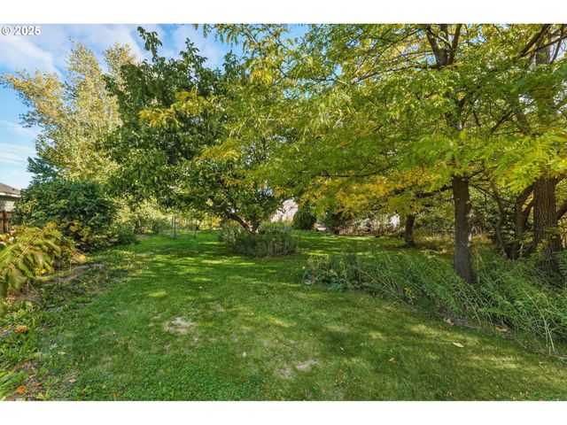 327 Powell Rd, Milton Freewater, OR 97862