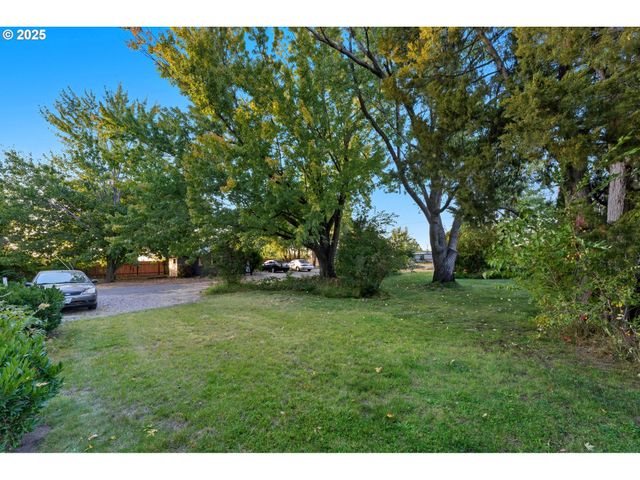 327 Powell Rd, Milton Freewater, OR 97862