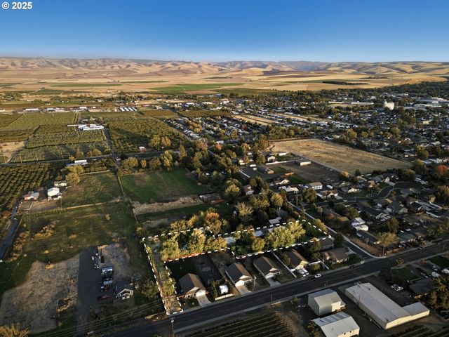 327 Powell Rd, Milton Freewater, OR 97862