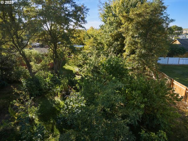 327 Powell Rd, Milton Freewater, OR 97862